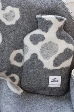 SAIMAANNORPPA kuumavesipullo, valko-harmaa 2 litraa